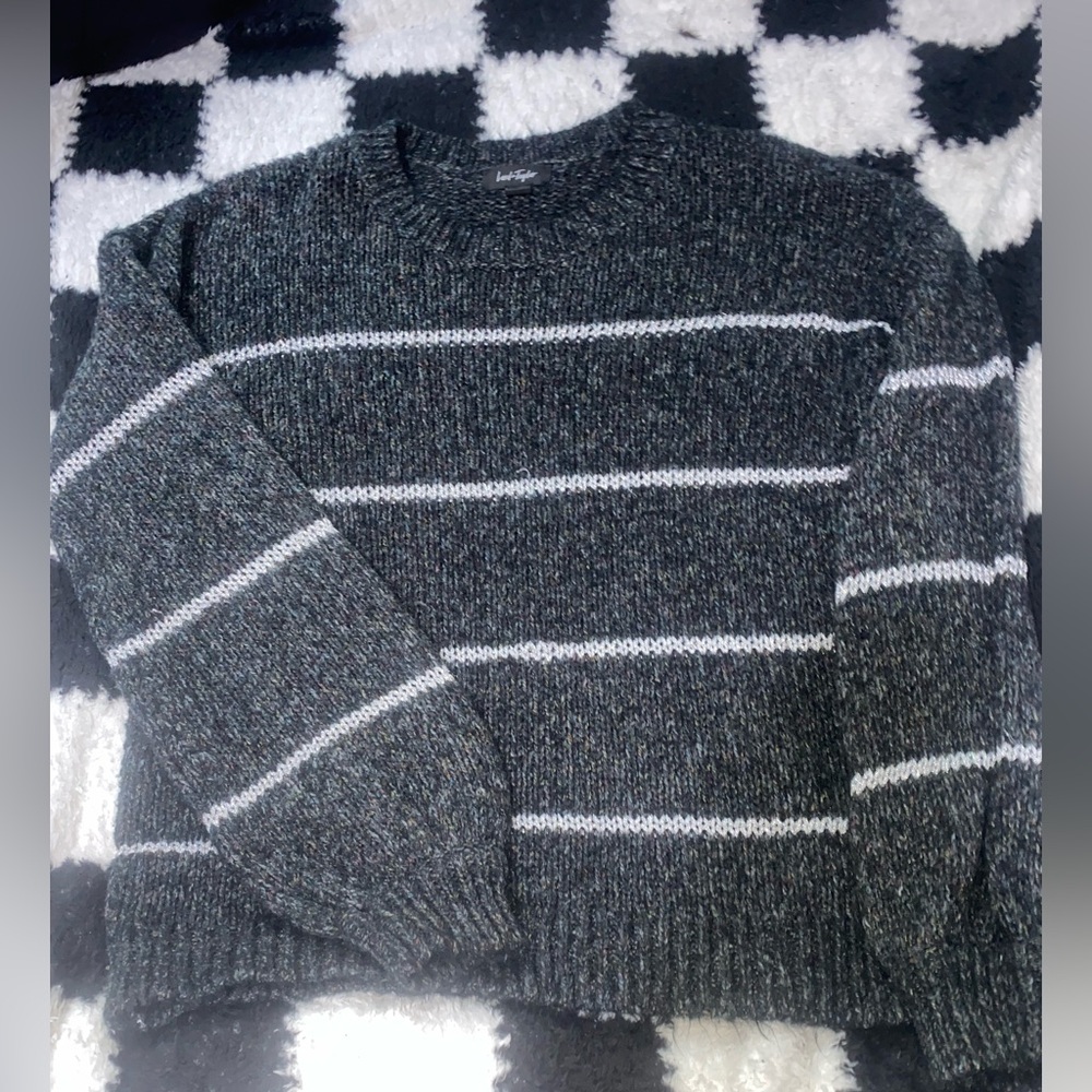 Lord & Taylor Gray and White Crewneck Sweater